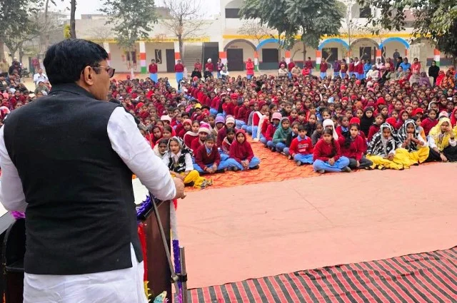 स्कूलों के आधारभूत ढांचे में किया गया है सुधार - बबली