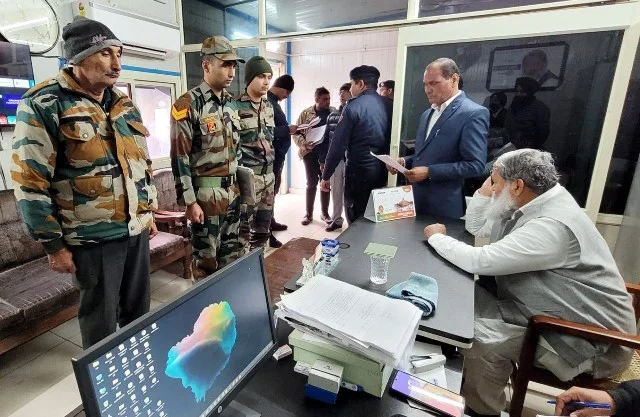 एक्शन मोड में विज, कई मामलों में दिए कार्रवाई के निर्देश