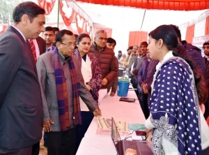 जनता केंद्र व राज्य सरकार की योजनाओं का लाभ उठाएं - केंद्रीय राज्य मंत्री सोम प्रकाश