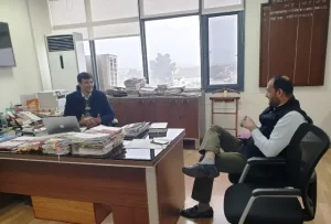 विनीत वर्मा द्वारा व्यापारियों की मांगों पर आबकारी आयुक्त से मुलाकात
