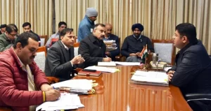 डिस्टलरी व शराब ठेकेदारों से जुर्माने का बकाया वसूलने के निर्देश