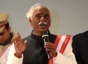 विद्यार्थी भारतीय संस्कृति, वेदों व उपनिषदों में निहित नैतिक मूल्यों को अपनाएं