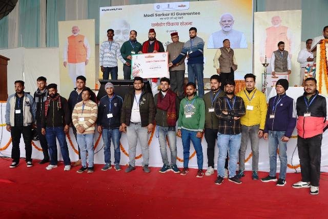 ‘मोदी सरकार की गारंटी’ से खादी बनी ‘ग्लोबल ब्रांड’ - केवीआईसी अध्यक्ष