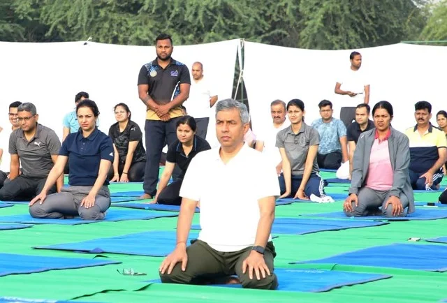 तनाव मुक्त जीवन शैली के लिए अपनाएं योग क्रियाएं - डीजीपी