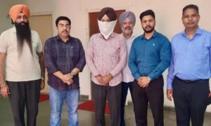 रिश्वत लेते सब-इंस्पेक्टर काबू