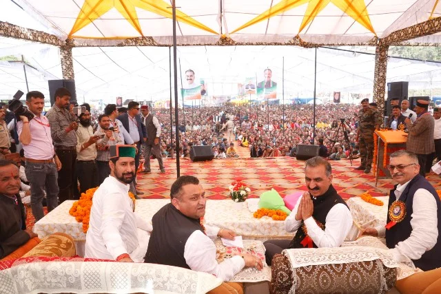 आपदा में भाजपा नेताओं ने रुकवाई केंद्र से मिलने वाली आर्थिक मदद - मुख्यमंत्री