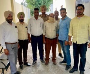 एसडीएम का स्टेनो रिश्वत लेते गिरफ्तार