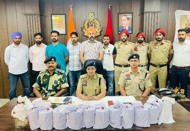 नशा तस्करों के खिलाफ पंजाब पुलिस व B,S,F. का बड़ा एक्शन