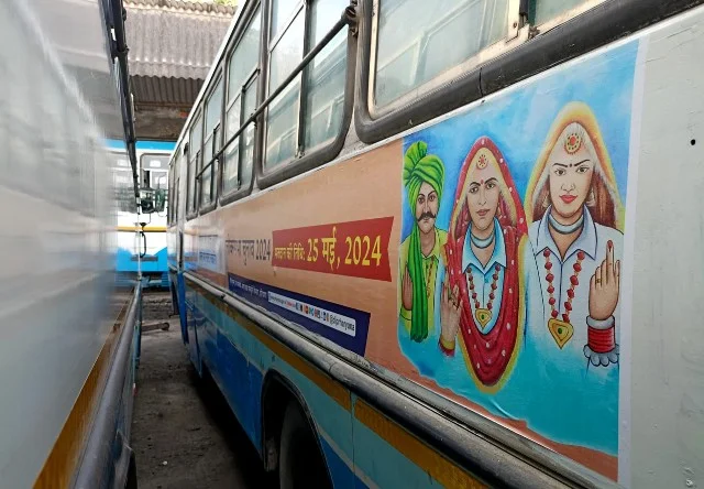हरियाणा रोडवेज की बसें कर रही मतदान के लिए मोटिवेट