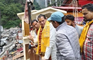 अग्रवाल ने यमुनोत्री क्षेत्र की यात्रा व्यवस्थाओं का जायजा लिया