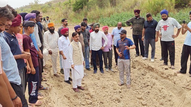 सिंचाई विभाग की लापरवाही से सूखा पड़छ बांध - जोशी