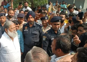 श्रम मंत्री अनिल विज ने किया फैसला ऑन द स्पॉट