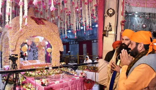 मुख्यमंत्री ने नाडा साहिब गुरुद्वारा में मत्था टेका