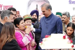 लोगों ने उत्साह के साथ मुख्यमंत्री का जन्मदिन मनाया