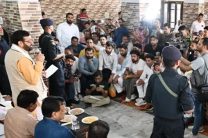 "गांव चलो" अभियान के तहत पंचकूला के रामगढ़ गांव पहुंचे सीएम सैनी