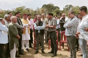 सीएम अपने चचेरे भाई की अंतिम यात्रा में शामिल हुए