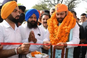 सैनी ने गांव बीड मथाना में श्री गुरु तेग बहादुर जी द्वार का किया उद्घाटन