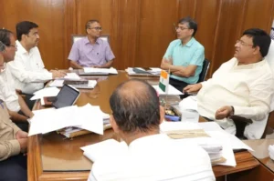 कामकाज में देरी करने वाली एजेंसियों पर मंत्री ने गड़ाई नजर