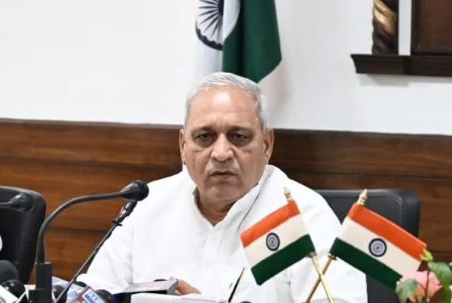 गड्ढे भरने का काम 15 जून तक पूरा करने के आदेश