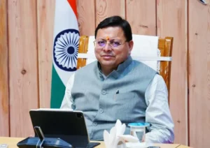 मुख्यमंत्री आवास में हुई बैठक, हेल्पलाइन शिकायतों की समीक्षा