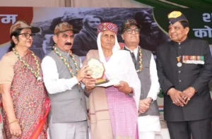 वीरता सम्मान विजेताओं और शहीदों के परिजनों के लिए आयोजित हुआ विशेष सम्मान समारोह