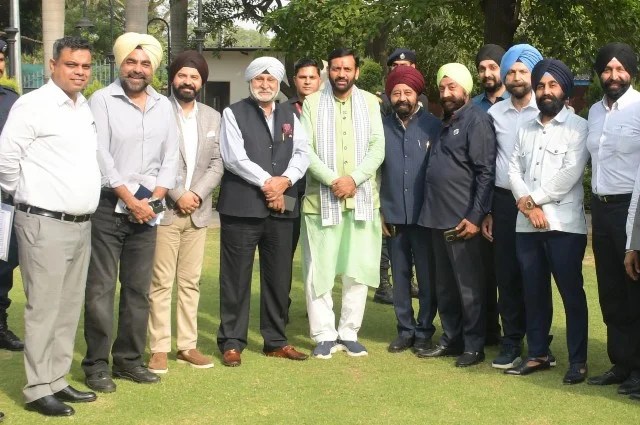 सिख उद्योगपतियों ने हरियाणा सरकार की नीतियों की जानकारी ली