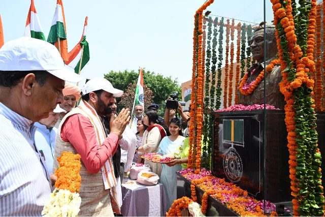 सीएम सैनी ने की तिरंगा यात्रा की अगुवाई