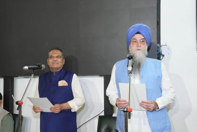 पंजाब विधानसभा में संजीव अरोड़ा ने विधायक के रूप में शपथ ली