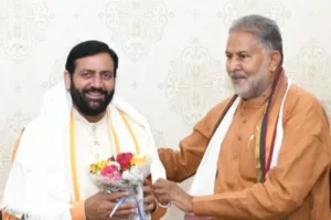 मुख्यमंत्री सैनी से मिलने पहुंचे पूर्व मंत्री रामबिलास शर्मा