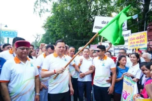योग प्रचार-प्रसार के लिए सीएम धामी ने की पैदल यात्रा, लोगों को किया प्रेरित