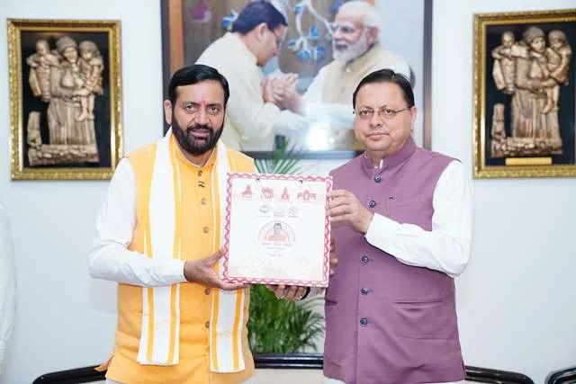 उत्तराखंड-हरियाणा सीएम मुलाकात चारधाम प्रसाद व हिमालयन उत्पाद हुए भेंट