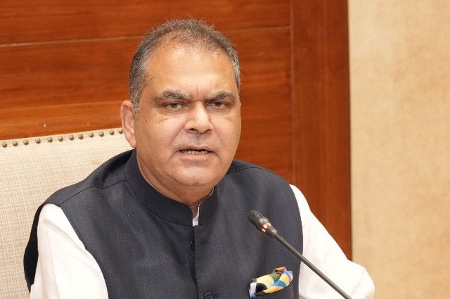 कैबिनेट मंत्री ने बताया - कारोबार आसान बनाने पर जोर