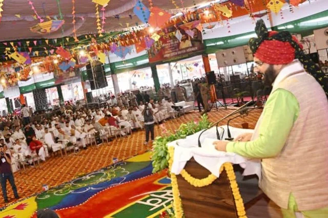 तीज पर परंपरा निभाते हुए सीएम ने दी महिला कल्याण की सौगात