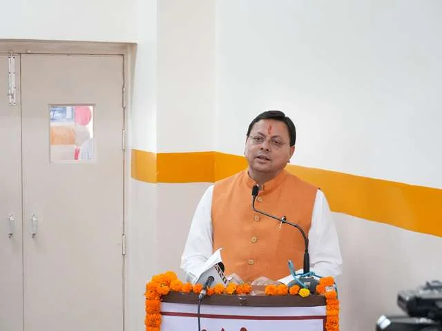 धामी ने खटीमा में केंद्रीय विद्यालय का किया उद्घाटन, परिसर में रोपे पौधे