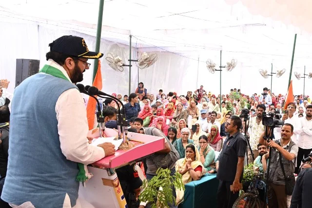 मकानों के ऊपर से गुजरने वाली हाइटेंशन लाइनों को हटाने का फैसला