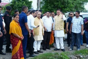 मुख्यमंत्री ने रायपुर के बाढ़ प्रभावित इलाकों का दौरा किया