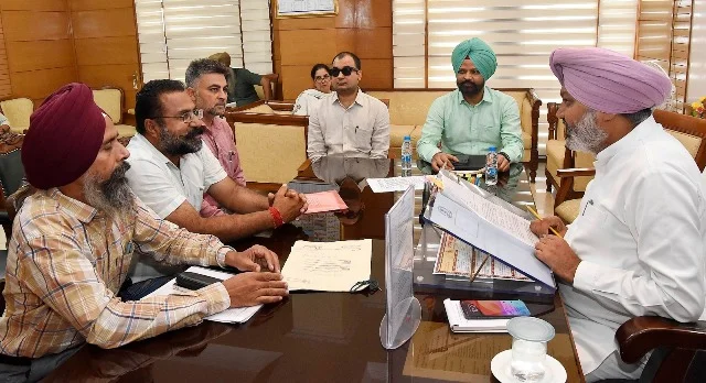 बेरोजगार मल्टीपर्पज हेल्थ वर्कर यूनियन ने भी सब-कमेटी चेयरमैन को सौंपे मुद्दे