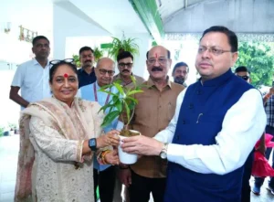 सीएम धामी ने विधानसभा अध्यक्ष खंडूरी से की मुलाकात