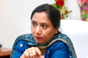 रक्षाबंधन पर डॉ. बलजीत कौर ने कर्मचारियों को दिया तोहफा