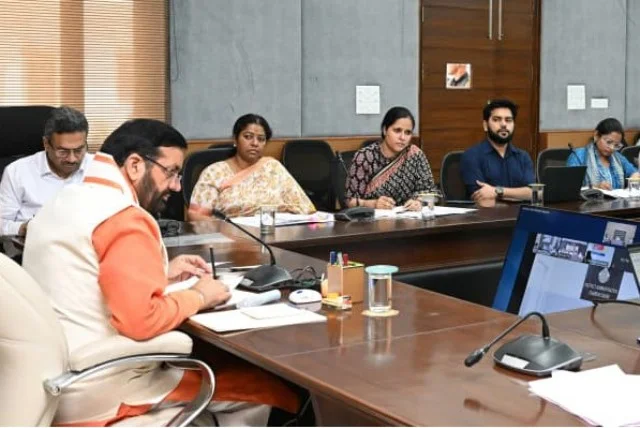 समाधान शिविरों में लोगों की हर समस्या सुनें और हल करें अधिकारी - सीएम