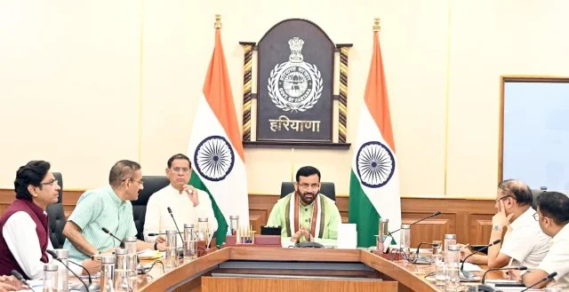 चिकित्सा शिक्षा और सिंचाई विभाग की प्रमुख परियोजनाओं की समीक्षा