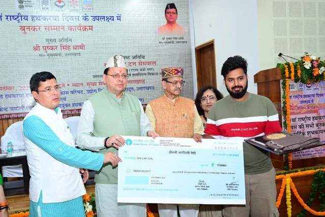 धामी बोले- उत्तराखंड की हस्तशिल्प परंपरा हमारी धरोहर