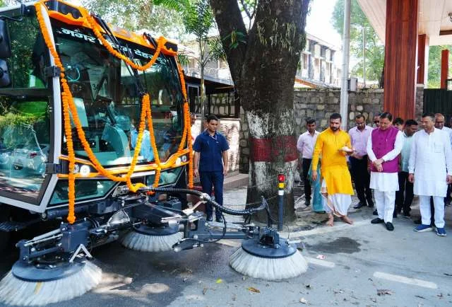 नगर निगम की पहल पर सीएम धामी ने की सराहना