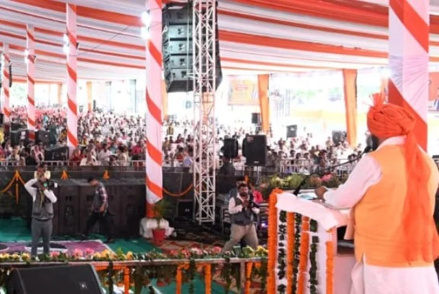 रोहतक में राज्य स्तरीय समारोह, कारीगरों और शिल्पकारों को मिला तोहफ़ा