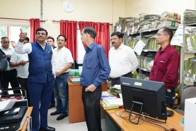 सचिवालय में पड़ी पुरानी फाइलें होंगी Weed Out: आनंद वर्धन