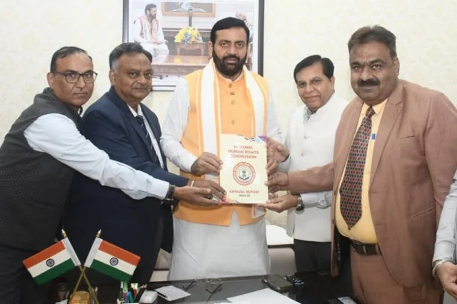 मानव अधिकार आयोग की वार्षिक रिपोर्ट 2024-25 मुख्यमंत्री सैनी को भेंट