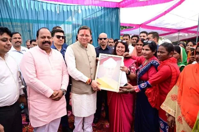 राज्य मार्ग संख्या 107 के पुनर्निर्माण कार्यों का CM धामी ने किया शिलान्यास