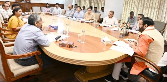 स्कूल-कॉलेजों के प्रिंसिपल्स को विद्यार्थियों के ऑनलाइन फॉर्म भरवाने का दिया आदेश