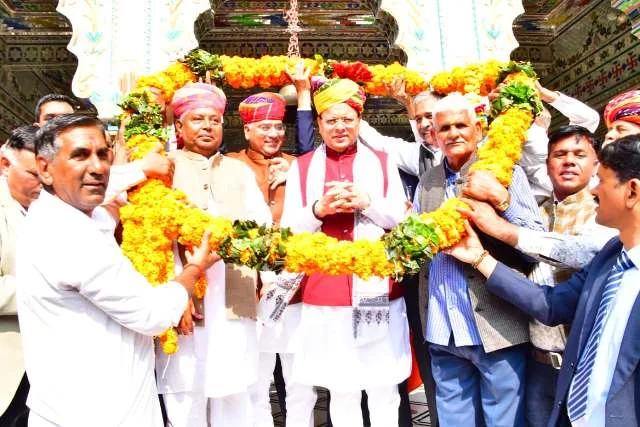 पुष्कर प्रवास: मुख्यमंत्री ने श्री ब्रह्मा जी मंदिर में की विशेष पूजा