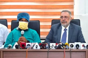 मरीज को मीडिया के समक्ष पेश, स्वास्थ्य मंत्री ने कहा—‘ऐतिहासिक उपलब्धि’